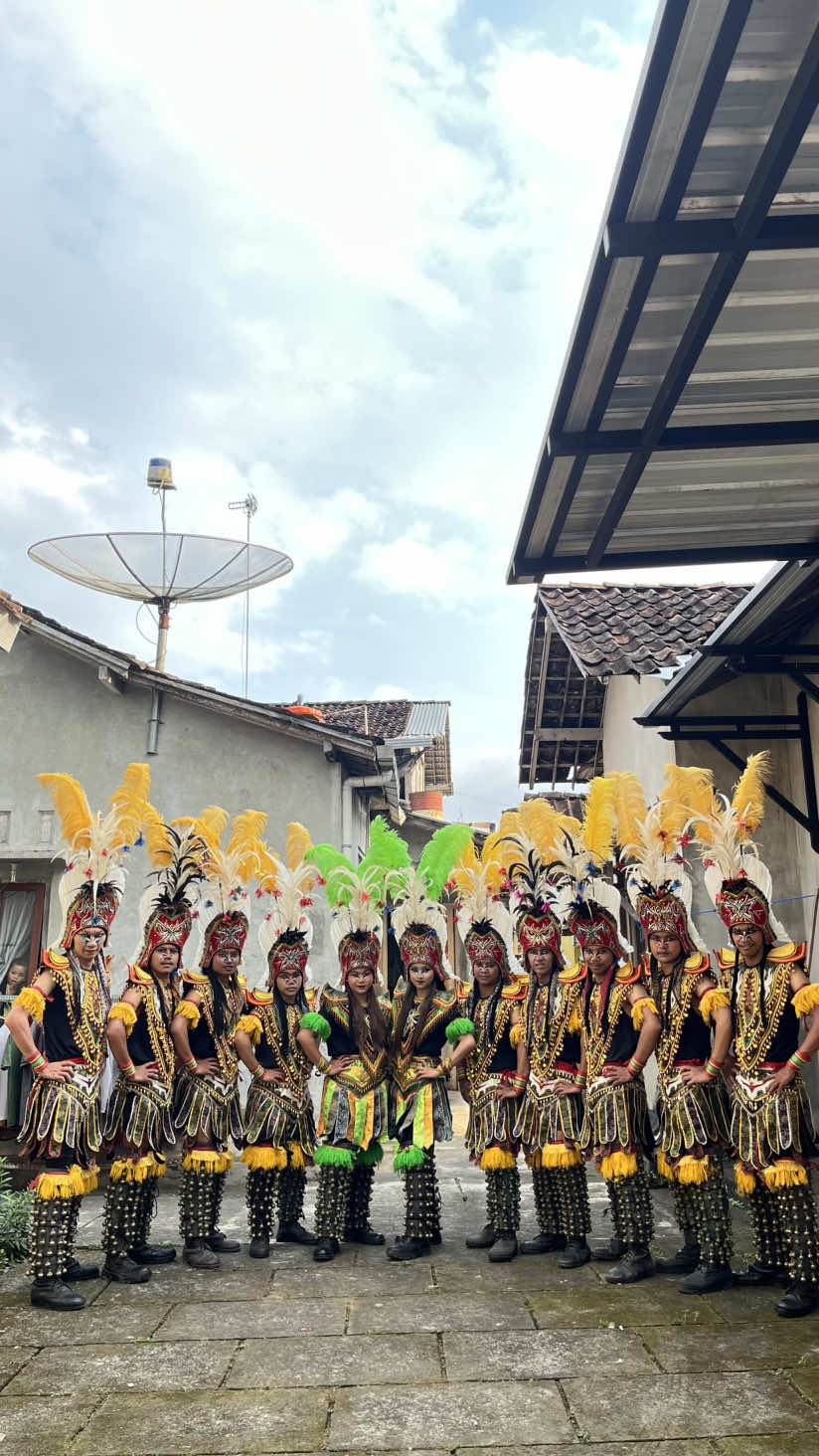 MERTI DUSUN BRENGKEL | Maturnuwun sampun di paringi kesempatan kangge ngregengaken acara nipun @GABOET WASESA @mertidusunbrengkel1 😉🤝🏻 sukses selalu damel panjenengan sedoyo 🔥 #larasbeningmedia #topengireng #topengirengmagelang #ndayakan #ndayakanmagelang #magelang #magelangkotasejutabunga #pentastopengireng #magelang24jamfyp #fypシ #yanglagitrend #kotamagelang 