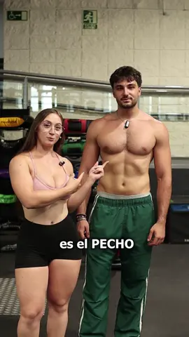 Entrena con Ana para desarrollar un pecho como el de @NACHO LOREN 🦍 Para ayudarte en tu plan personalizado, comenta o envíame un DM con la palabra CAMBIO 📧 #anarrusfit 