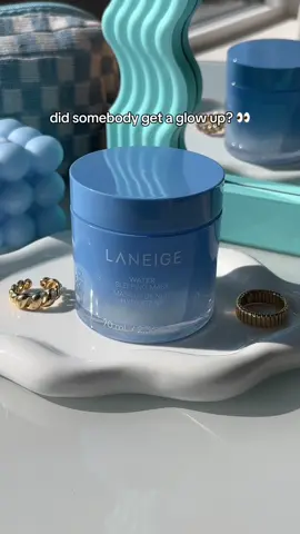 say hello to our new and improved water sleeping mask 💙 formulated with 3x hyaluronic blend for overnight hydration that deeply nourishes the skin while strengthening the moisture barrier 💧 #laneige #koreanskincare #kbeautyskincare #sleepingmask 