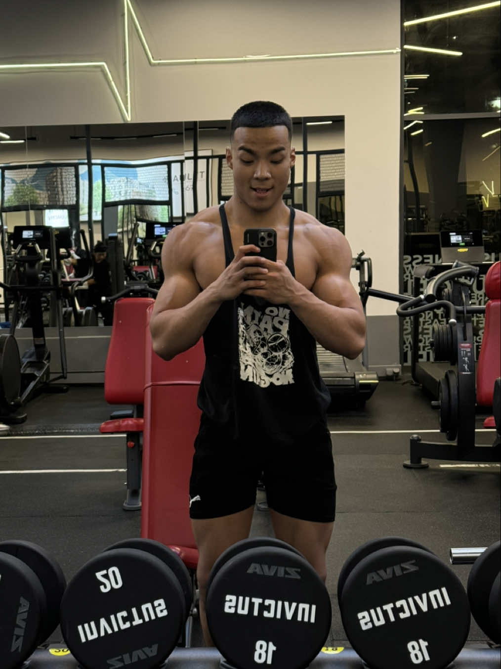 @Marlon  what’s uup broski . . #nuris #kazahbeauty #mogger #marlon #gym #elbruso 