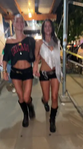Thank you to the Queen who filmed this for us lolll🙈 @windsorstore @addy kate 