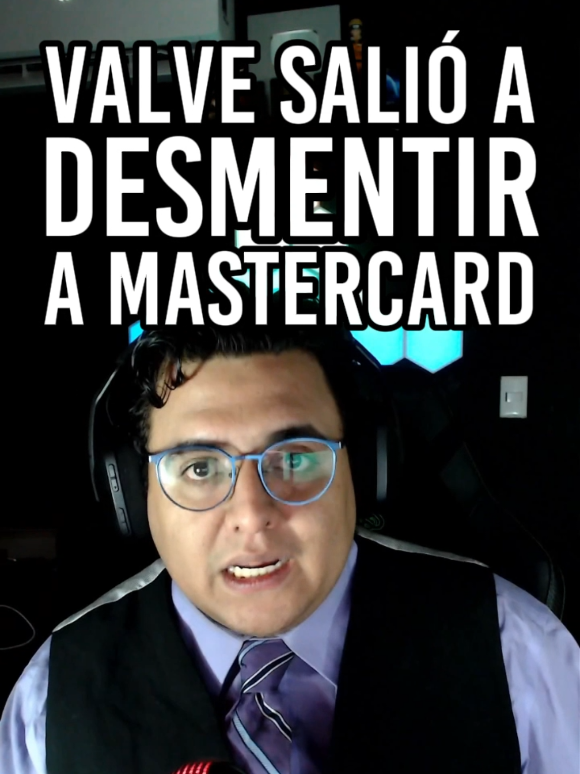 😏 Valve salió a desmentir a Mastercard Todo comenzó con unos jueguitos subidos de tono y terminó en una guerra fría entre Valve y Mastercard. ¿Exageración? Para nada. 🎮💳 Resulta que Steam e Itch.io eliminaron varios juegos NSFW por presiones de los procesadores de pago. Mastercard salió rápido a decir: “¡Nosotros no fuimos!” en una publicación asegurando que puedes gastar tu dinero en lo que quieras... pero Valve no se tragó esa excusa y respondió: sí fueron ustedes, indirectamente. Según Valve, sus procesadores citaron la Regla 5.12.7 de Mastercard, la cual prohíbe transacciones que dañen su marca 😬📉. Esta regla incluye contenido “evidentemente ofensivo” y deja espacio para interpretaciones muy convenientes. Mastercard dice que solo proporciona la red de pagos, pero Stripe, uno de los procesadores, fue quien suspendió pagos a contenido +18 por tiempo indefinido. Mientras tanto, Valve intentó dialogar con Mastercard, sin éxito. Todo esto se desató tras la campaña del grupo Collective Shout, que al parecer presionó justo donde duele 🧨. Y aunque Mastercard intenta lavarse las manos, como poncio pilato el mensaje es claro, te querian mentir en la cara. 🔍. Mientras sus acciones caen en la bolsa algunas tiendas digitales como GOG se oponen regalando 12 juegos para adultos entre los que se incluye Postal 2  👀🔥 #gamer #gaming #videojuegos #noticias #gamerdenacimiento #gamers #valve #steam #gabenewell 