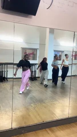 Loved this class👏🏾 🩷                      #pineapple #pineappledancestudios #foryou #dancer 