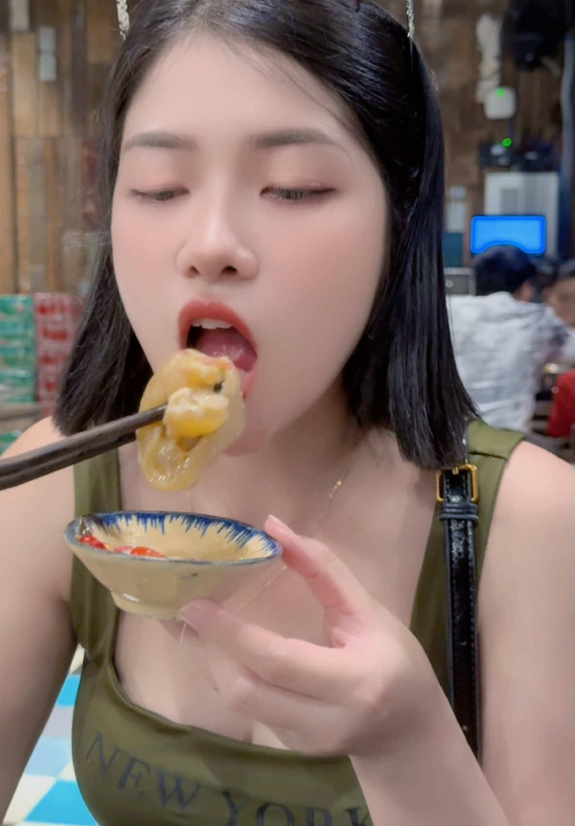 Mukbang lẫu bò,bò cuốn rau rừng đêm khuya  #xuhướng #trending #nauancungtiktok #viraltiktok #viral 