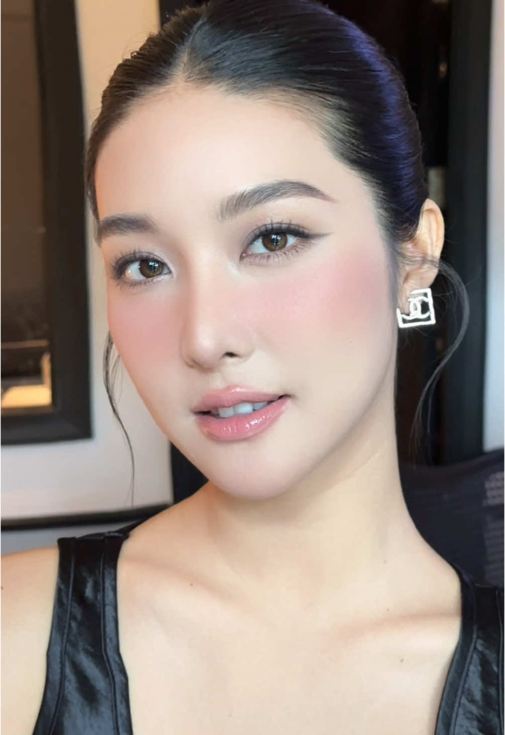 Kho báu của ai đâyyyy Bả đẹp mà sang xỉu 🥹 #tienmakeup #cotienmakeup #makeup #tiktok #hottrend #lookbook #trending #viral 