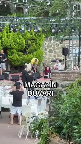 MUTLU SON Oyuncu Sitare Akbaş ve Cengiz Orhonlu, bugün evleniyor. Çift, düğün öncesi dans provası yaparken böyle görüntülendi #sitareakbaş #cengizorhonlu #magazin #haber #sondakika #gündem #magazinduvarı 