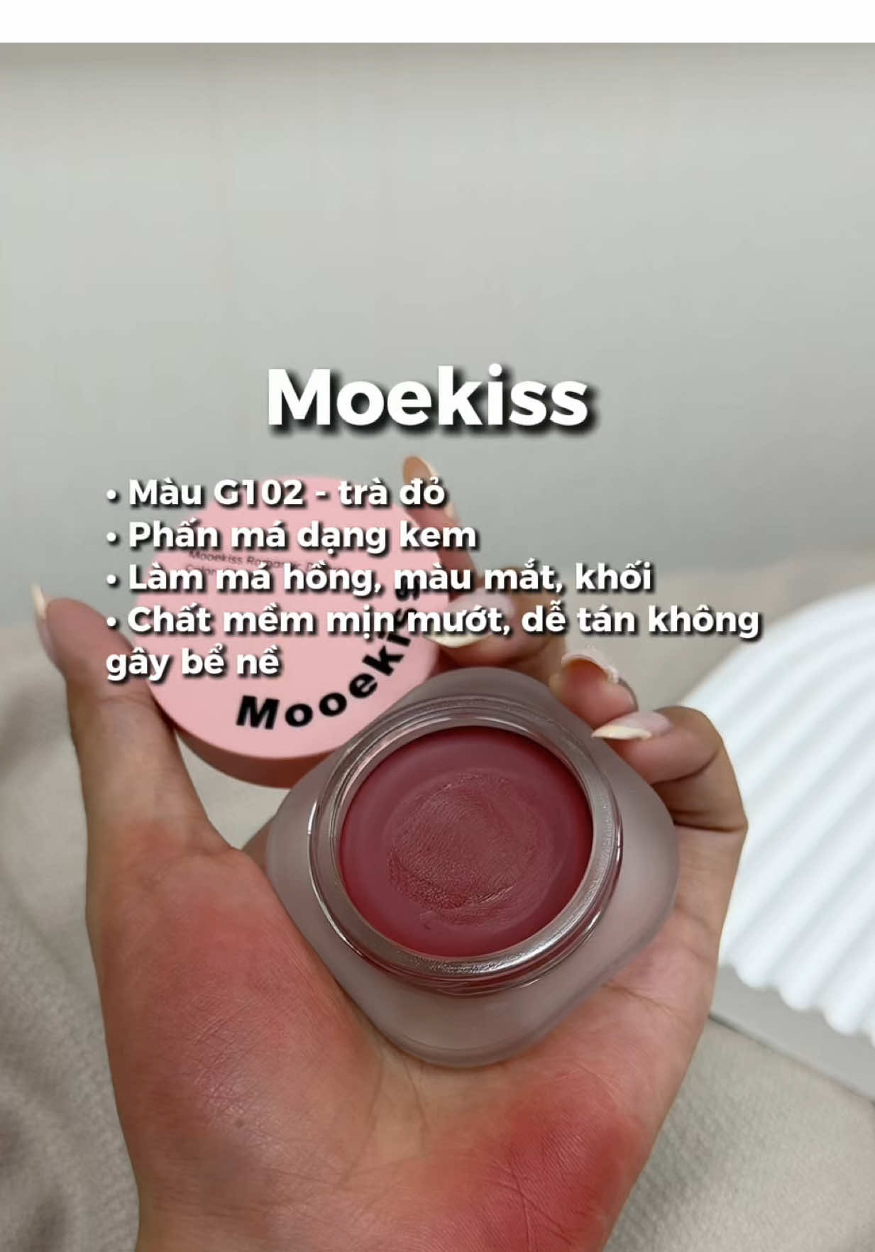 Má hồng kem, hiệu ứng căng bóng nhẹ, mềm mướt dễ tán lắm luôn #aamie #mahong #mahongkem #mahongmooekiss #mooekiss #makeup #beauty #goclamdep #fyp 