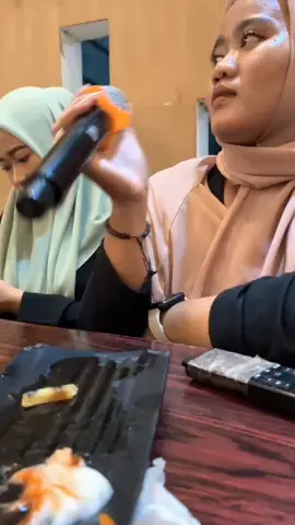 kecekik dikit ga ngaruh 😭🤣🙏   #fypage #payunghitam #karaoketiktok 