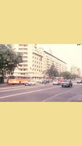 Secvențele au fost filmate în august 1979 în București. În video apare pasajul Bucur-Obor, iar la final o stație de carburanți PECO. Acronimul PECO = PEtrol COmerț ? Aștept comentariile voastre 🙏 🇹🇩 🇹🇩 🇹🇩 #Romania #București #Bucharest #european #capital #city #street  #epocadeaur #Ceausescu #dictator #comunism  #istorie #history #trecut #prezent #viitor  #auto #moto #trafic #rutier #pasaj #Bucur #Obor  #taxi #Dacia #1300 #license #Renault #12 #made #France🇫🇷 #Skoda #ex #ceskoslovensko🇨🇿  #bus #IranNational #license #MercedesBenz #PECO #acronim #Petrol #Comert  #stație #pompa #carburat #diesel #power #cont #tiktok #romandiesel #video #year #1979
