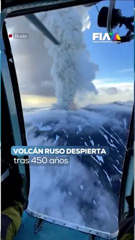 ¡Noticia sorprendente desde #Rusia! 🌋 El #volcán Ksudach (también conocido como Kra-shenini-kov), en Rusia, ha entrado en erupción este domingo, después de cientos de años de inactividad. Este 