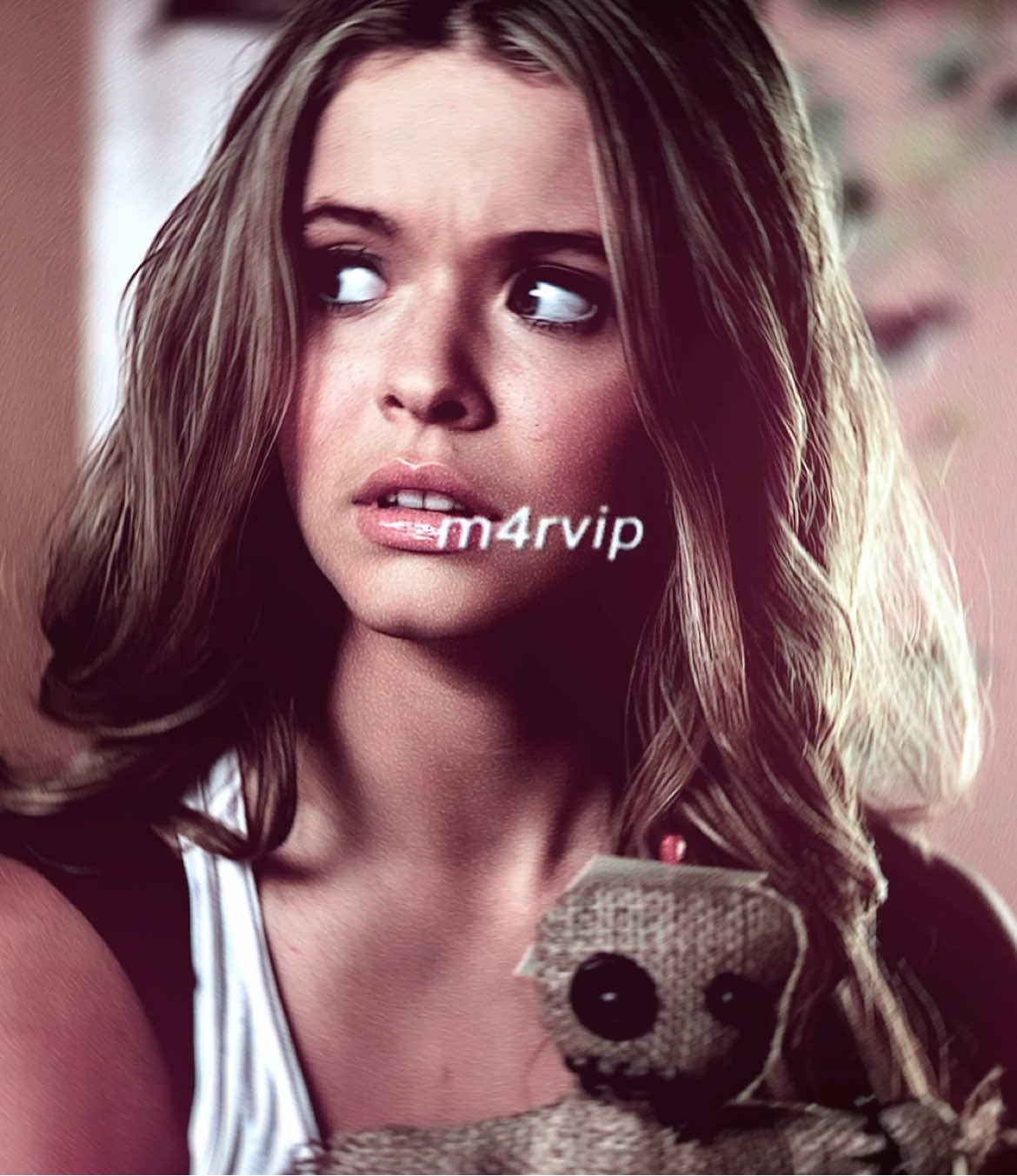 Mysterious girl.           #m4rvip #alisondilaurentis #sashapieterse #pll #nodevideo 