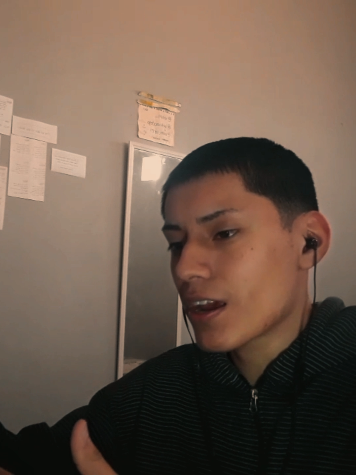 La adolescencia no solo es el mejor momento para disfrutar, sino que también es el mejor momento para hacer plata. Hay que pensar que con esa edad la mayoría de chicos no tienen responsabilidades, por ende no tienen un riesgo o algo que perder. #desarrollopersonal #pyf #adolescencia #motivacion #superacionpersonal