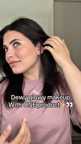 Dewy glowy juicy finish for your makeup! With the one and only @milkmakeup hydro grip setting spray😍✨ #glowyskin #glowymakeup #dewymakeup #beauty #makeup #viral #foryoupage #foryou #explore 