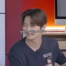 how does one wink and blink at the same time #straykids #leeknow #fyp #wink #blink #foryou 