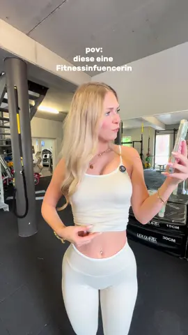 bitte vergleicht euch nicht mit Leuten aus dem Internet <33 