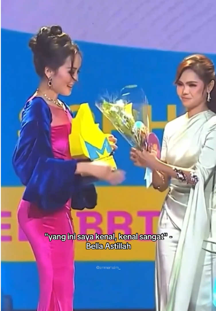 Artis Feminin Terhangat Melodi, Tahniah Sophia! 🔥 #AnugerahMelodiTerhangat #AnugerahMelodiTerhangat2025 #AMT2025 #BellaAstillah #SophiaAlBarakbah #fyp #fypシ゚ #fyppppppppppppppppppppppp 