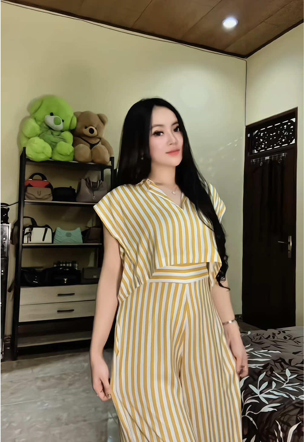 Cuma 80rb udah dapet One set crop+kulot🔥 cakep bgtt lg 😍 rugi sihh klo gk di co , bahan nya bagus & adem bgtt ( bahan rayon viscose ) #onesetwanita #onesetmurah #onesetjumbo #onesetoutfit #rekomendasioutfit #fashion #OOTD 