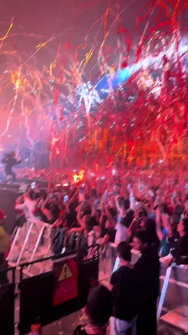 La mejor Fiestaaaaa 🍇 #mora #mora2025 #concierto #bogota #movistararena 