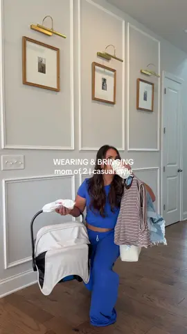 The feeling of ACTUALLY liking your outfit when you’re a mom >>>  #momstyle #casualoutfits 