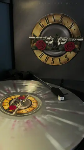 Guns N' Roses - November Rain (vinilo) #axlrose #gunsnroses #slash #gunsnroses🌹🔫  #music #rock #novemberrain @Guns N’ Roses 