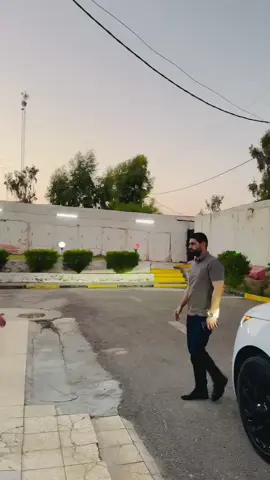 في إطار تفعيل التواصل المؤسسي بين مجلس محافظة نينوى والقيادة العسكرية، قام الأستاذ محمد عارف الشبكي، عضو مجلس المحافظة، بزيارة إلى مقر الفرقة 16 حيث استقبله قائد الفرقة، اللواء الركن كاظم جعفر غيلان، بهدف تعزيز التنسيق والترابط بين الجانبين المدني والعسكري #النائب_محمد_عارف_الشبكي #القائد_ابوجعفر_الشبكي #الدكتور_وعد_القدو #وعدالقدو #سهل_نينوى 