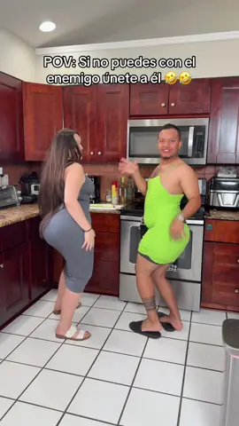 Si no puedes con tu enemigo únete a él 🤣🤣🤣@Gabriela Kiuhan 