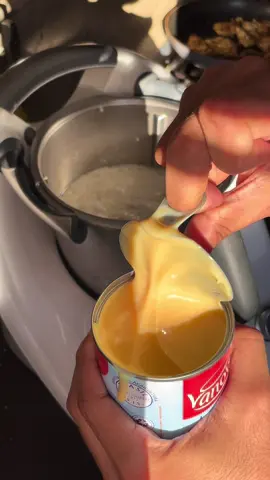 Classic Piña Colada in under 1 minute 🍍🥥 All you need: • Pineapple juice • Coconut cream • Condensed milk • Ice  Creamy, fruity, and refreshing — it’s a summer essential. #cocktailtok #pinacolada #cocktail #Summer #fyp 