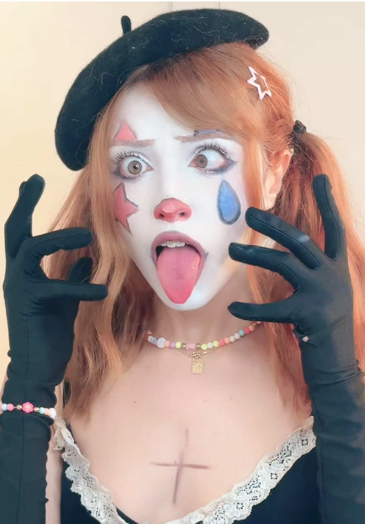 Stop saying #clowngirl #clowntok #elowenclown #clownmakeup 