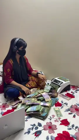 Honey ❌ Money ✅ #traderanu #forextrading #moneypower #money #Trader_Anu #forexlifestyle #coxsbazar 