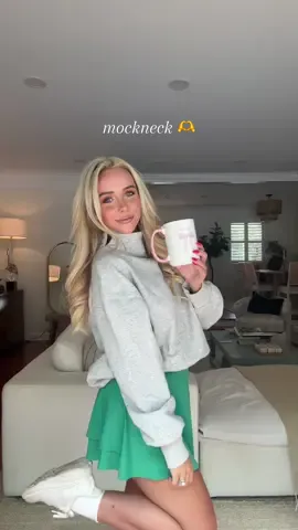Need all the colors in my new fav Mockneck sweatshirt 😍👼 #sweatshirt #mockneck #athleisureoutfit #pullover #outfit #mocknecktop 