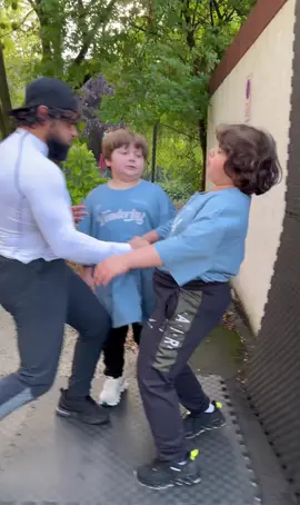 #tik_tok #viral #foruyou #selfdefense 