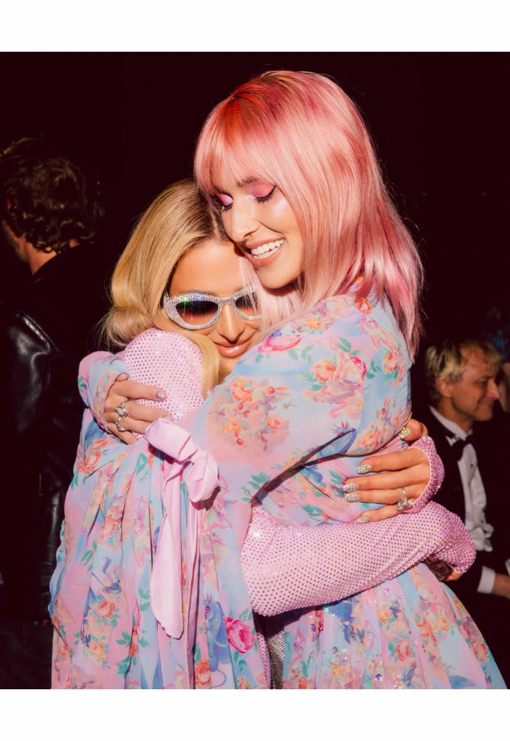 Every iconic look starts with an artist who dares to dream ✨🎨  Sammy from @Jackalope Land is a true creative force 💫 She’s styled me in so many iconic looks over the years — each one filled with magic, detail, and heart 🧵💖 I’ve always loved supporting small businesses and discovering emerging designers 🛍️✨ Sammy, watching your journey has been so inspiring. You bring so much sparkle to the world — and I’m proud to wear your art 💕👗 #SmallBusinessSunday #SlivingForSmallBiz #JackalopeLand 👑💕