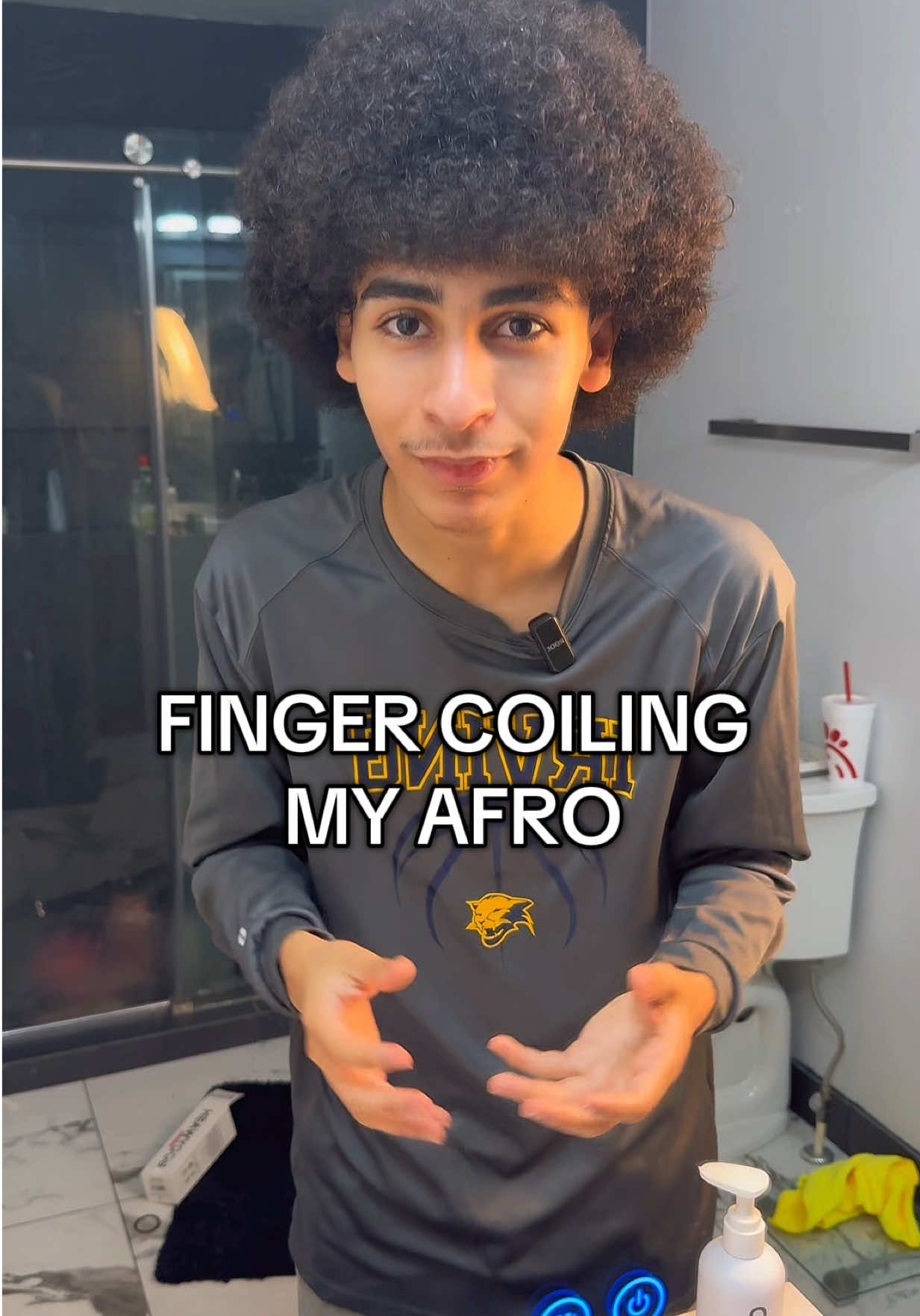 fingering my afro into coils😏👀 @Based Bodyworks #foryou #viral #curlyhair #haircare #morocco #🇲🇦 #moroccan 
