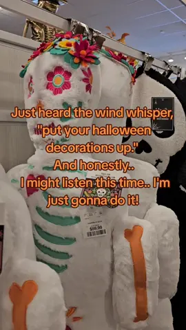 Just do it 🎃🎃🎃🔪 #homegoods #halloweenhorrornights #universalstudios #halloween #childsplay #universalstudiosorlando #universalorlandoresort #horrornights #universalmoments #horror #hhnorlando #scary #universal #universalstudiosflorida #spooky #universalstudioshollywood #halloweenhorrornightsorlando #chucky #universalflorida #foryoupage #universalhhn #themepark #fyp 