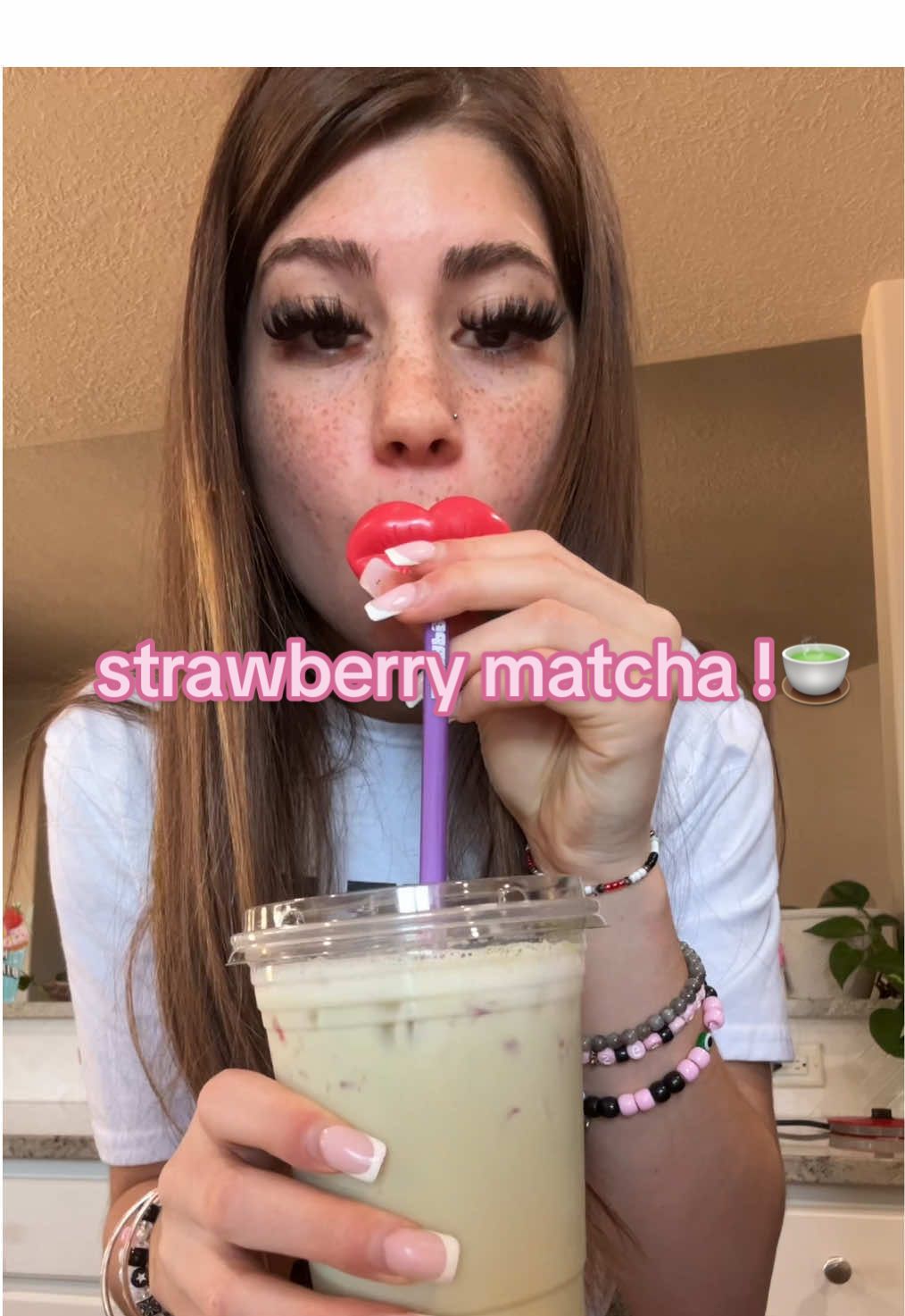 I just woke up yall spare me, thank you to my mommm for getting me thisss #matcha #drink #fyp #foryou #trending #viralvideo #viral #teenmom #pregnant 