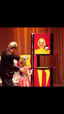 A little longer video of John Walton performing the zig zag lady illusion! #magictrick #magicshow #illusion #funny #magic #viral #foryou 