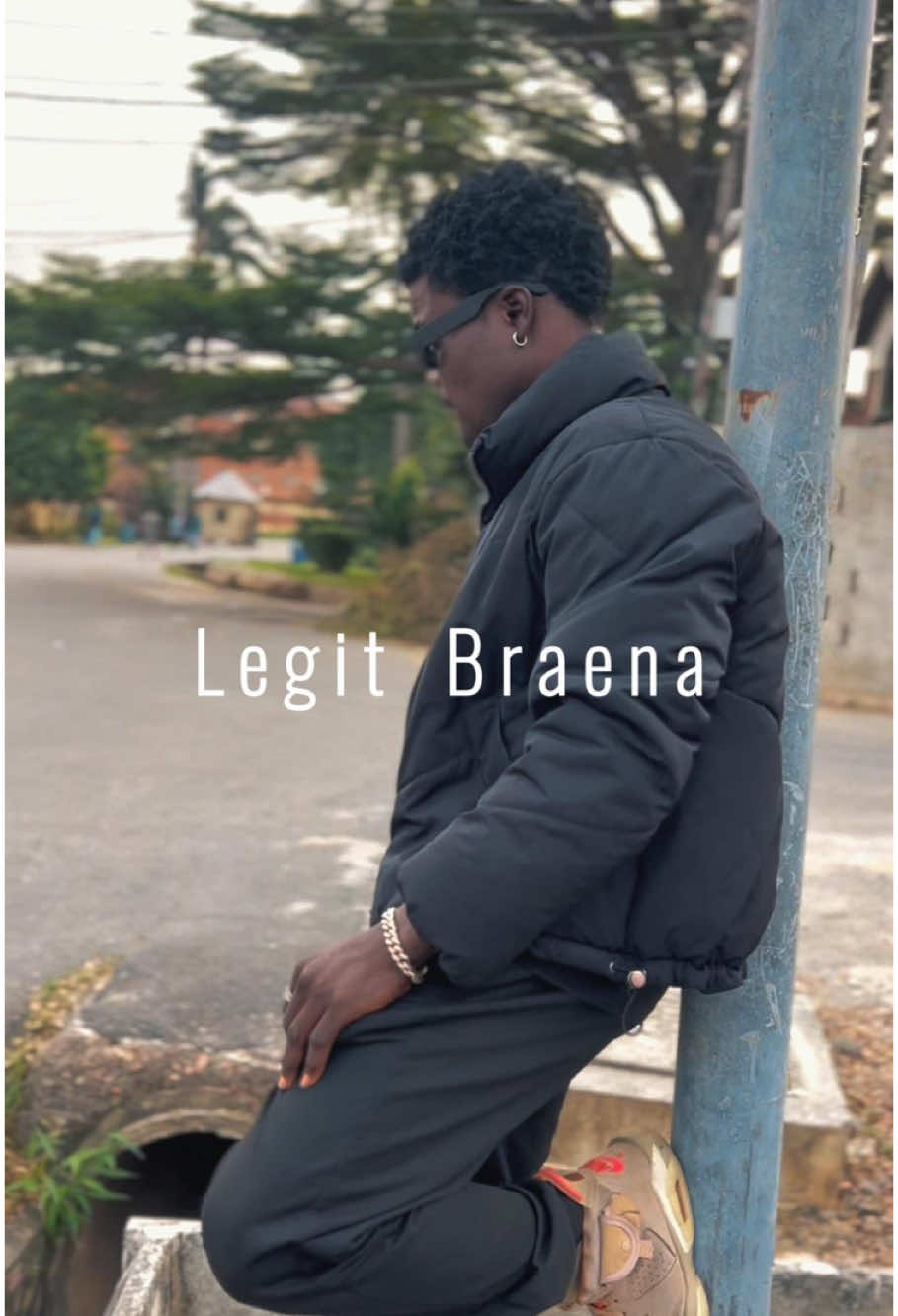 Had fun making this. Check it out and let me know what you think 🖤💡 Pls tag @davido till he sees it🙏🏿🖤 #swiftremixchallenge #martell #davido #fyp #viral #tiktok #tiktok #everyone #goviral #reels #viraltiktok 