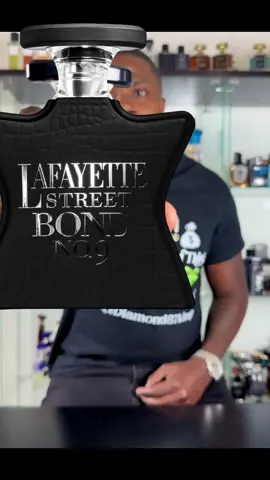 This is the King of the Black bottles from @BondNo9  #BondNo9 #Fidi #SignatureScent #LadiesYouNeedThis #FellasGoCopThis #Fragrance #Perfume 