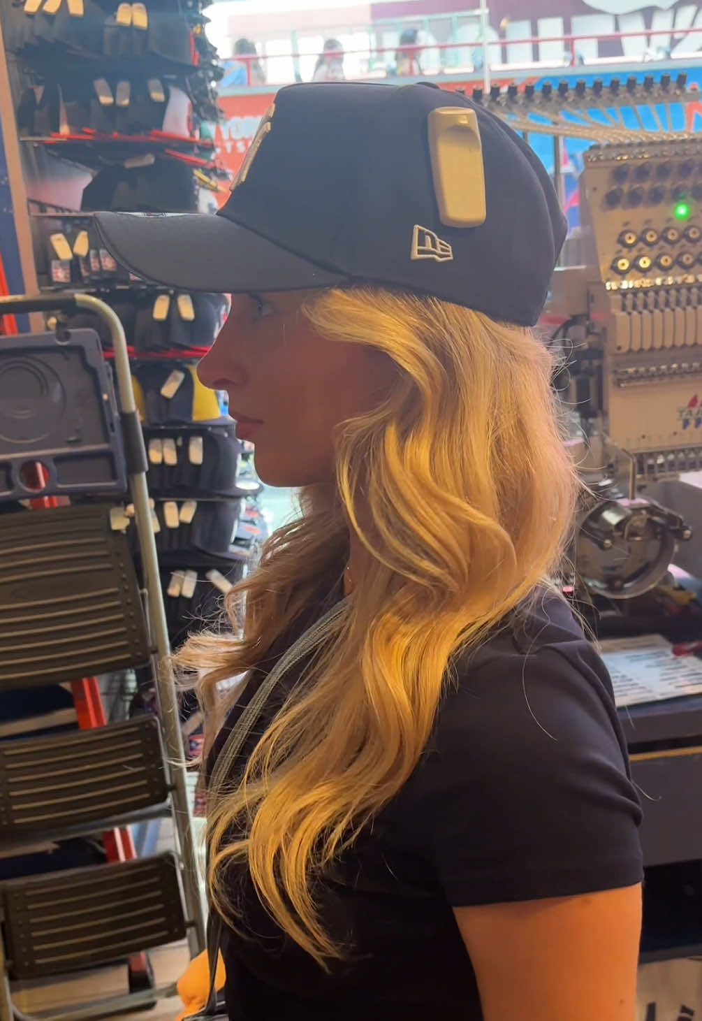 Getting my personalised cap in New York 🧢🗽🌁 #newyorkpersonalisedcap #newyork #newyorkcity #newyorkyankees #personalisedcap 