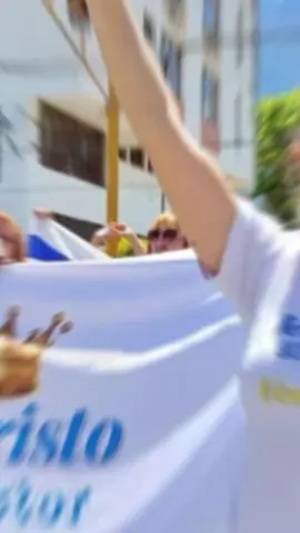 Mis hermanos evangélicos y hermanas evangélicas, cristianos todos, salieron a las calles de Caracas y de varias ciudades de Venezuela, son miles de hombres, mujeres, niños y niñas que marcharon bajo el eslogan que comparto y en el que creo firmemente, vitoreamos: 