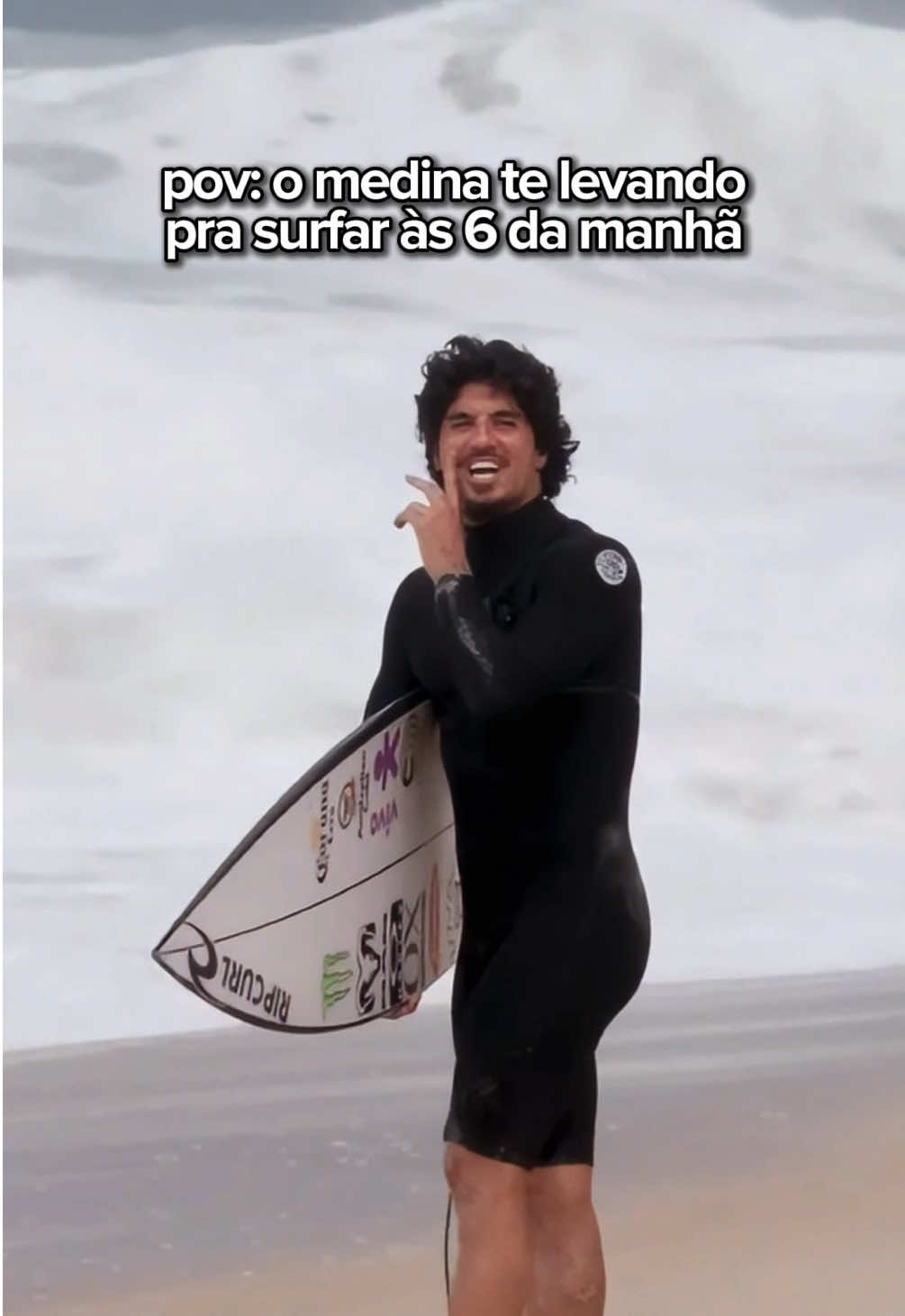 ROTINA DO MEDINA - Indo pegar onda logo cedo 🏄🏻‍♂️ #fy #medina #gabrielmedina #surf 