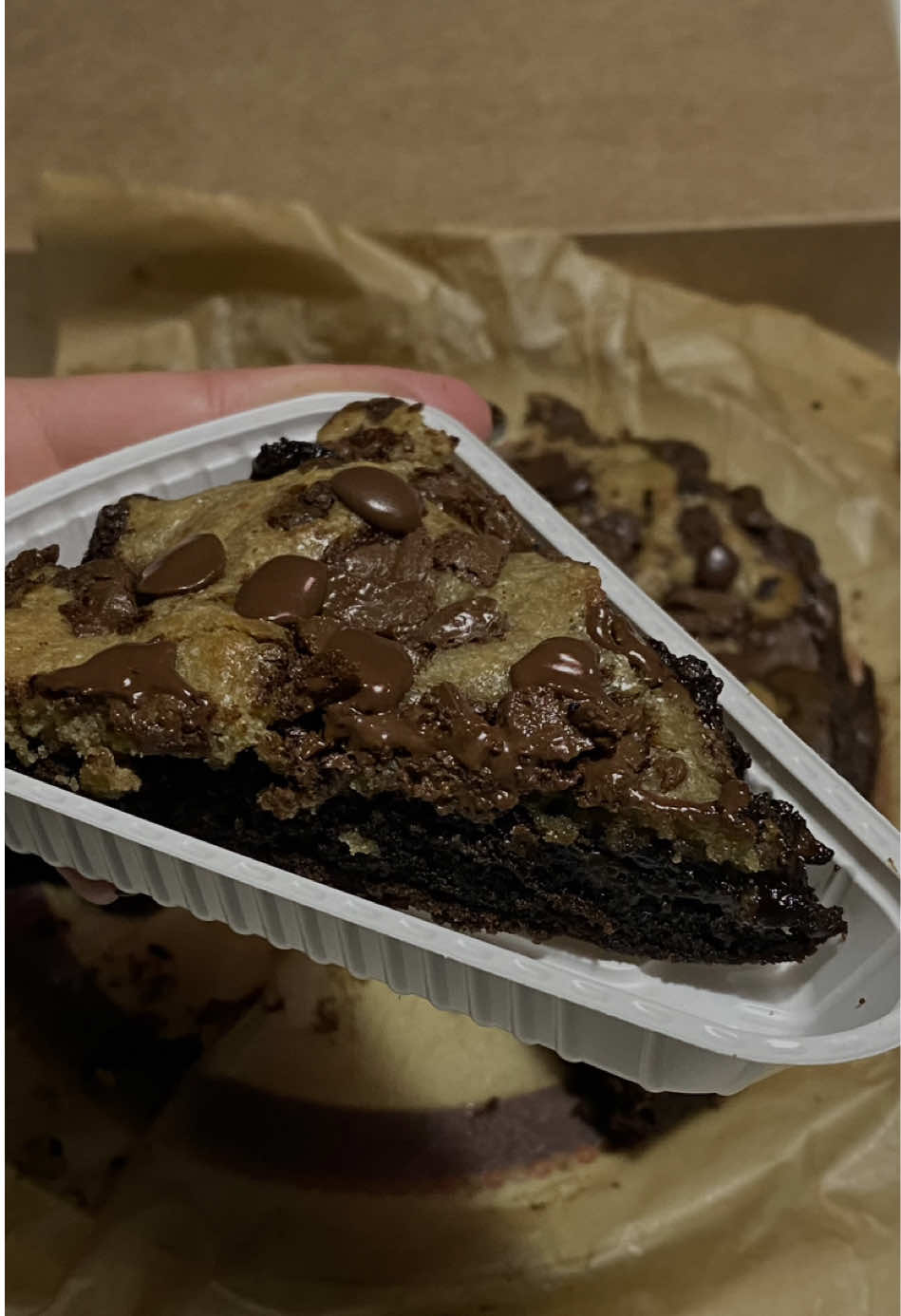 Nosso Brookie é muito amado por aqui, ainda mais que não temos dó em colocar chocolate nele🍫🤌🏻 ✨Primeira compra sempre ganha brindes  📦Nos chame aqui na DM