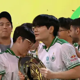 فالكونز أبطاال اوفرواتش! 🏆💚  #فالكونز #FalconsAreHere #fyp #Esports #GamingOnTikTok #Falcons #overwatch #gaming #EWC 