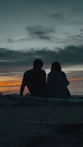 ‏خليني جنبك في حضن قلبك .🤍 