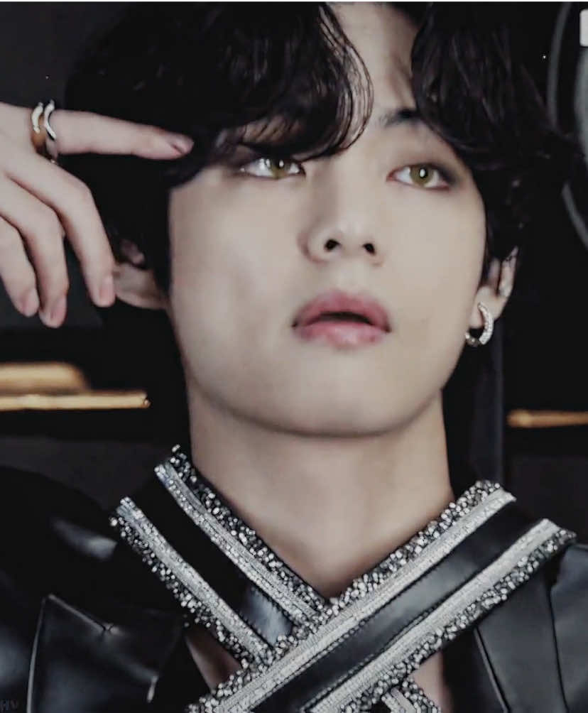 pretty little face #taehyung #fyp #btspavedtheway #viral #edit #bts @BTS - spc @B´ rm @caroline ❀ 