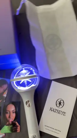 Katseye light stick 🫢 #katsey #lightstick #kpop #lollapalooza 