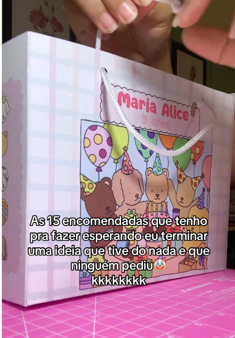 Elas em olhando 🤡 #papelariaonline #papelaria #papelariapersonalizada #lembrancinhaspersonalizadas #papelariafofa 