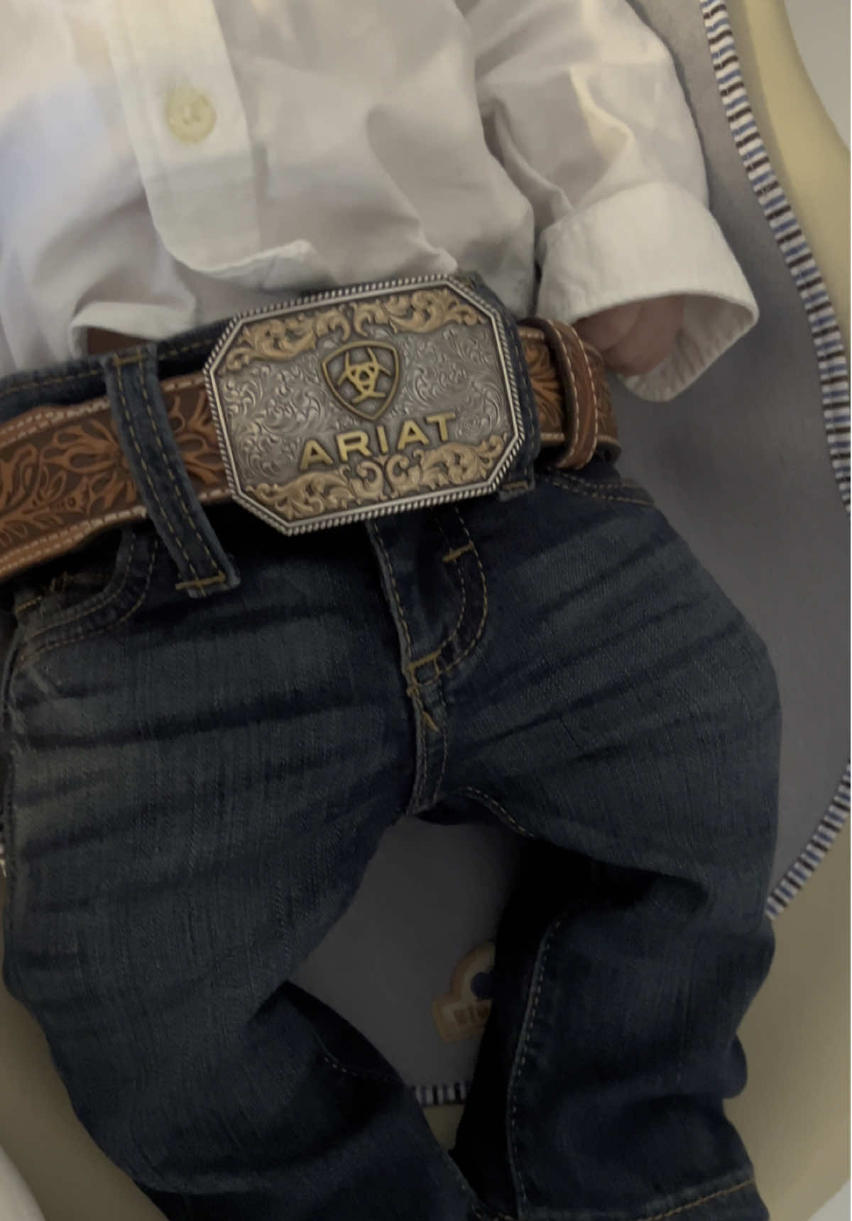 Amor precioso 😍  #babyboy #cowboy #westernbaby #westernfashion #babytiktok #babyootd #vaquero #jr #niños #ariat 