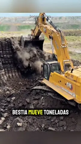 ¡Mira cómo esta excavadora CAT mueve toneladas en segundos! #MaquinariaPesada #ExcavadoraCAT395 #MegaConstrucciones