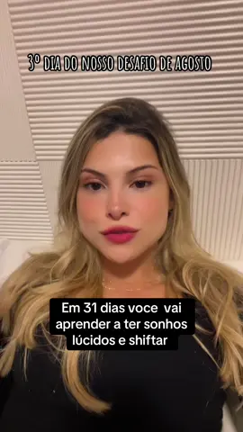 🌙 DIA 3 – REVIVENDO O SONHO PARA FICAR LÚCIDA Hoje, a técnica é simples, profunda e poderosa: Reviva um sonho recente ou um sonho que te marcou muito. 🧠 Quando você relembra um sonho com detalhes, ativa regiões específicas do cérebro: – Córtex pré-frontal (lógica e lucidez) – Sistema límbico (emoções profundas) – Hipocampo (memória e narrativa) ✨ Isso cria um caminho neural que facilita a lucidez dentro do sonho. 🛏️ Antes de dormir hoje, escolha um único sonho e pergunte: – Como ele começou? – Onde eu estava? – Quem estava comigo? – O que eu senti? Agora, mude o final. Imagine que naquele momento você percebeu que estava sonhando. Imagine o que você faria diferente com essa lucidez. Crie uma nova versão do desfecho. 💡 Dica extra: quando acordar de um sonho, tente manter a posição exata em que estava dormindo. Essa posição ajuda a recuperar mais detalhes do sonho com nitidez. Comenta aqui: qual foi o sonho mais marcante da sua vida? #sonhoslúcidos #shifting #shifttok #dr #realidadedesejada             